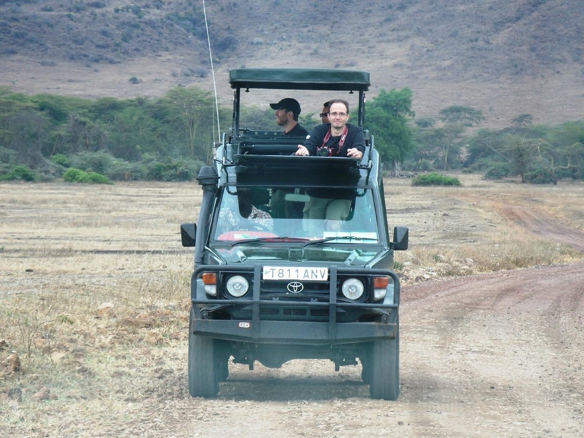 5-Day Drone Filming Safari Package — Permits & Pilot Assistance: Best Guide